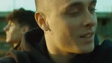 La terra dell’abbastanza